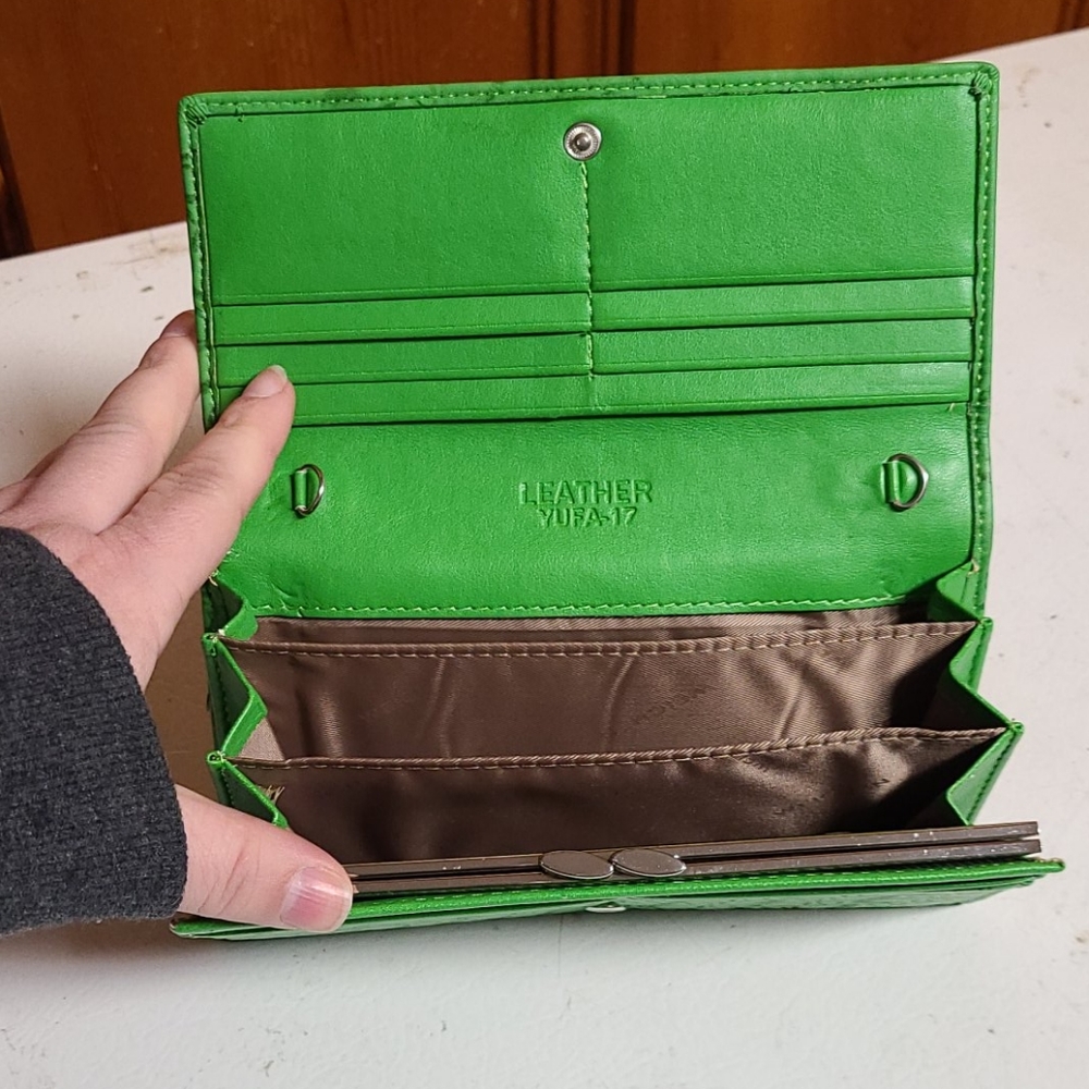 Green wallet - Picture 3 of 4